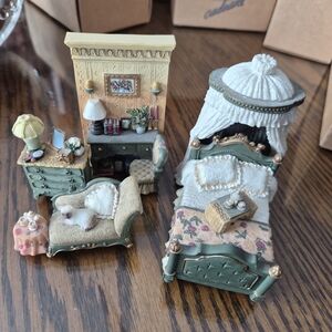 Avon Victorian Memories Miniature Boudoir Furniture Set